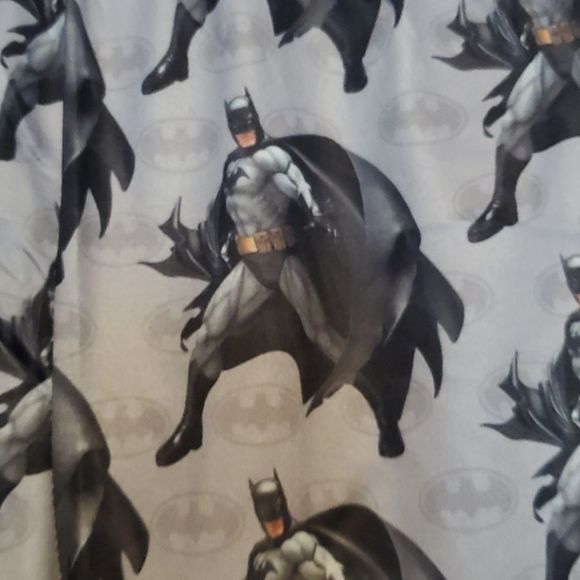 NEW BATMAN SUPERHERO PAJAMA SET WITH MASK - Picture 2 of 2